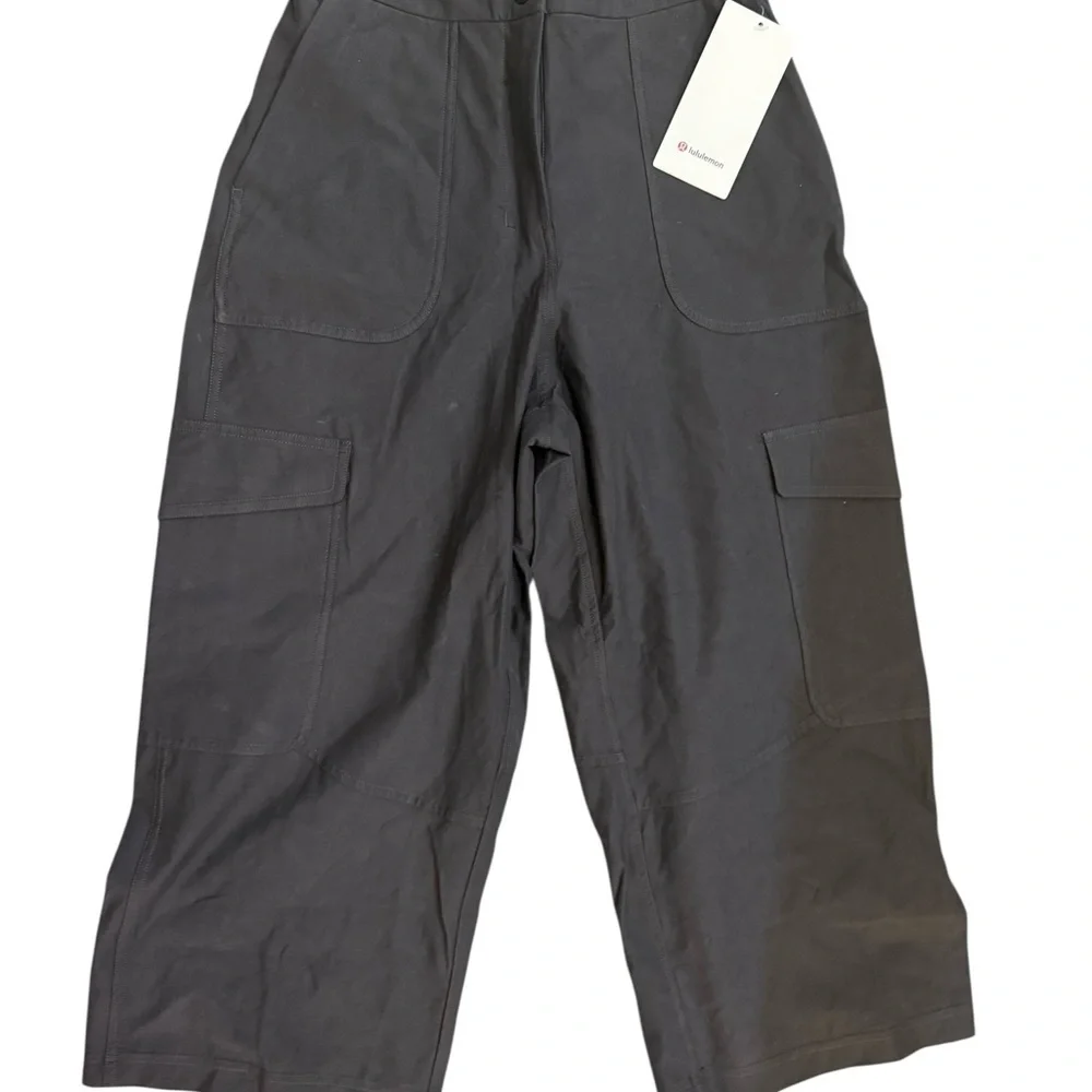 Lululemon Athletica Charcoal Cargo Pants - Picture 14 of 16